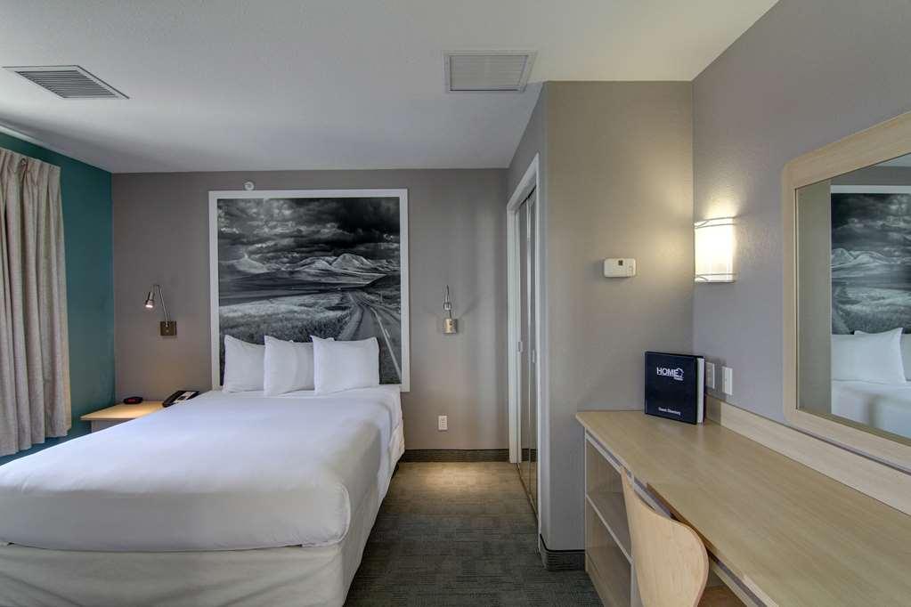 Home Inn Медисин-Хат Номер фото
